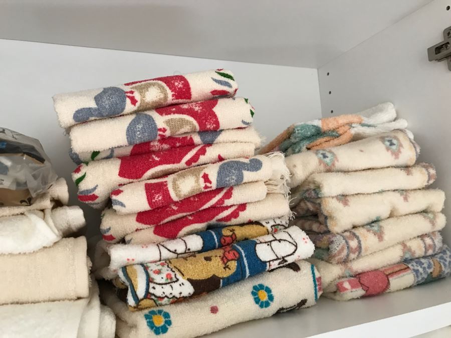 Huge Bath Towel, Sheets And Blanket Lot - See Photos [Photo 9]