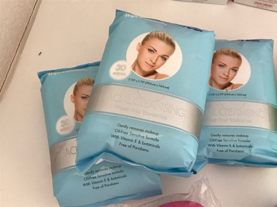 Huge Supply Of New Age Advanced Anti-Wrinkle Face Clean, Neo Hydrate Gold Face Serum, Cotton Swabs And Facial Wipes [Photo 8]