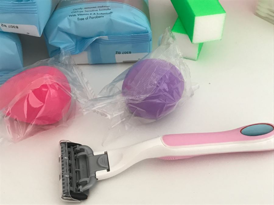 Huge Supply Of New Age Advanced Anti-Wrinkle Face Clean, Neo Hydrate Gold Face Serum, Cotton Swabs And Facial Wipes [Photo 9]