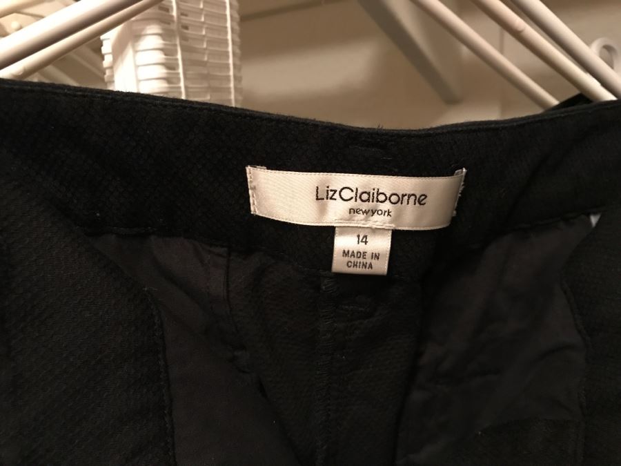 Closet Rack Of Mainly Black Pants Ladies Size 14 [Photo 7]
