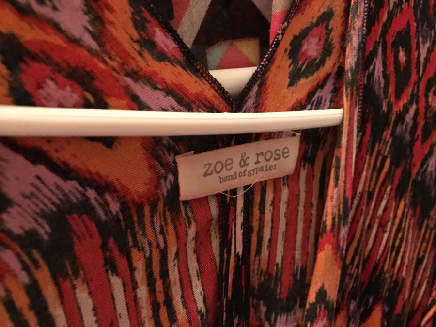 Closet Rack Of Ladies Clothes Shirts, Scarves, Jackets, Jeans Size L 14 - See Photos [Photo 18]