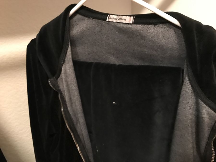 Closet Rack Of Ladies Clothes Shirts, Scarves, Jackets, Jeans Size L 14 - See Photos [Photo 3]