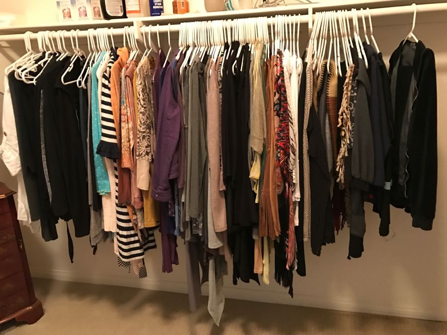 Closet Rack Of Ladies Clothes Shirts, Scarves, Jackets, Jeans Size L 14 - See Photos [Photo 2]