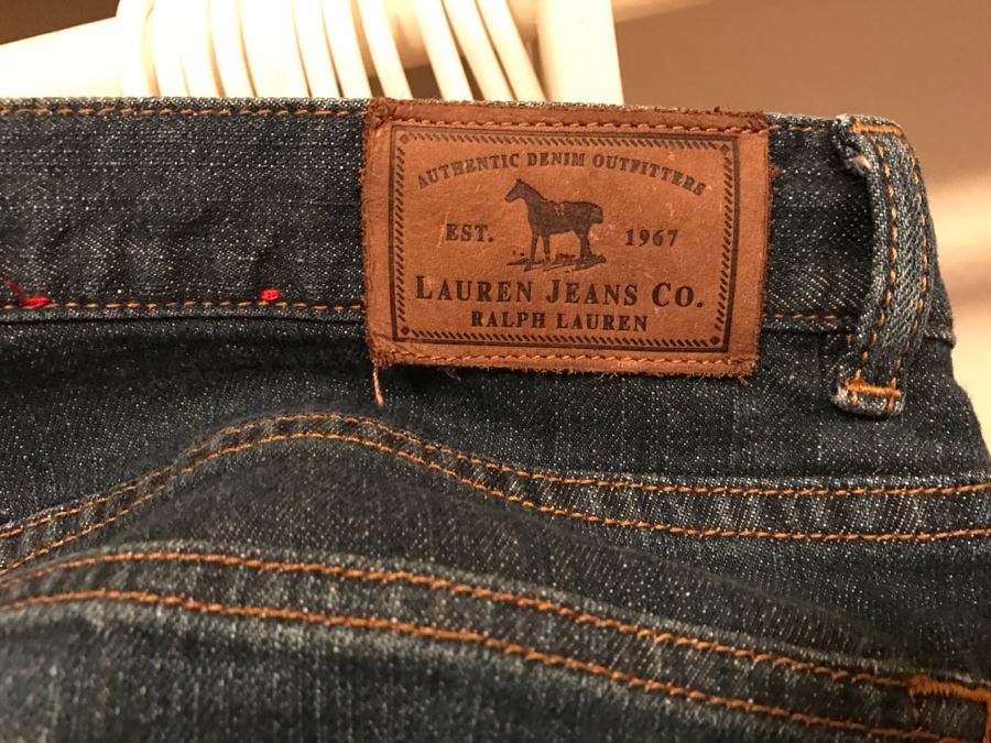 Closet Rack Of Ladies Clothes Shirts, Scarves, Jackets, Jeans Size L 14 - See Photos [Photo 36]