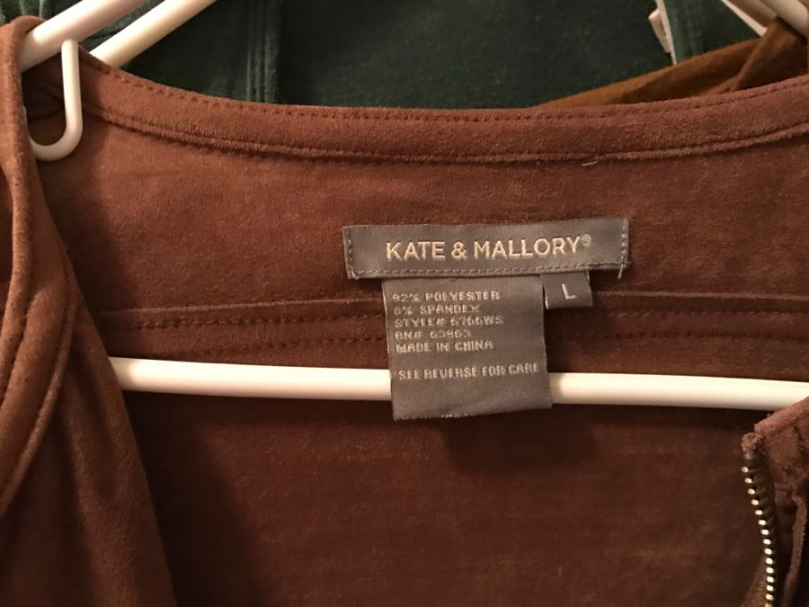 Closet Rack Of Ladies Clothes Shirts, Scarves, Jackets, Jeans Size L 14 - See Photos [Photo 24]