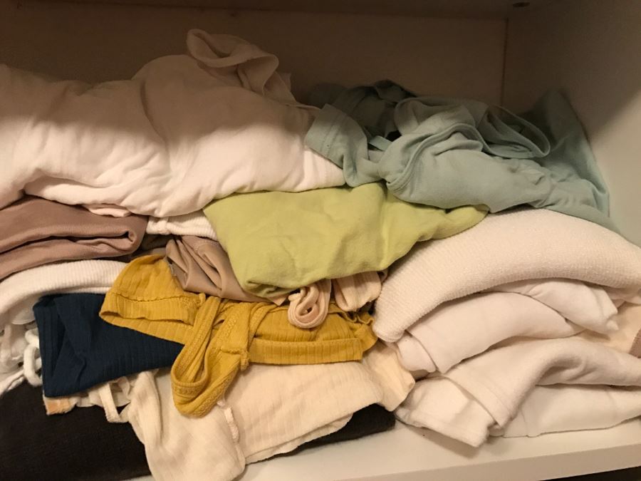 4 Shelves Stacked With Mainly Ladies Shirts Dozens Of Michael Stars Shirts Tees Of Various Colors Size L - See Photos [Photo 4]