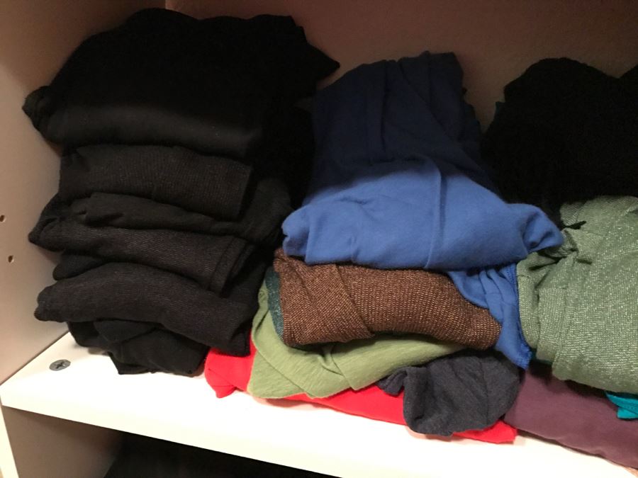 4 Shelves Stacked With Mainly Ladies Shirts Dozens Of Michael Stars Shirts Tees Of Various Colors Size L - See Photos [Photo 6]