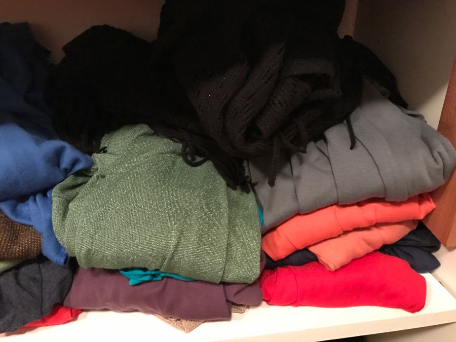 4 Shelves Stacked With Mainly Ladies Shirts Dozens Of Michael Stars Shirts Tees Of Various Colors Size L - See Photos [Photo 5]