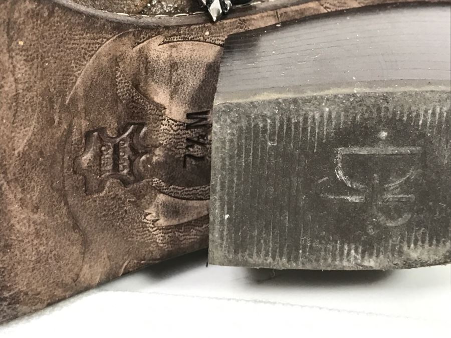 Donald J Pliner Ladies Boots Size 7 1/2M [Photo 8]