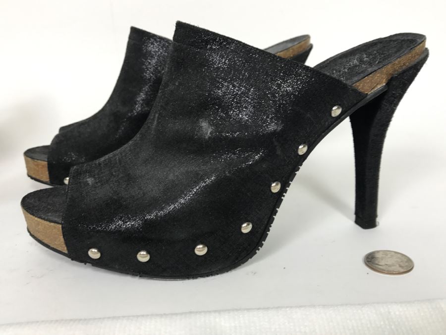 Pair Of Black Donald J Pliner Ladies High Heel Shoes Size 7 1/2M And 8M [Photo 3]