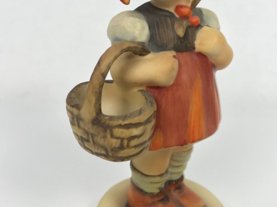 Vintage Hummel Germany Little Shopper Figurine 96 Bee Logo [Photo 3]