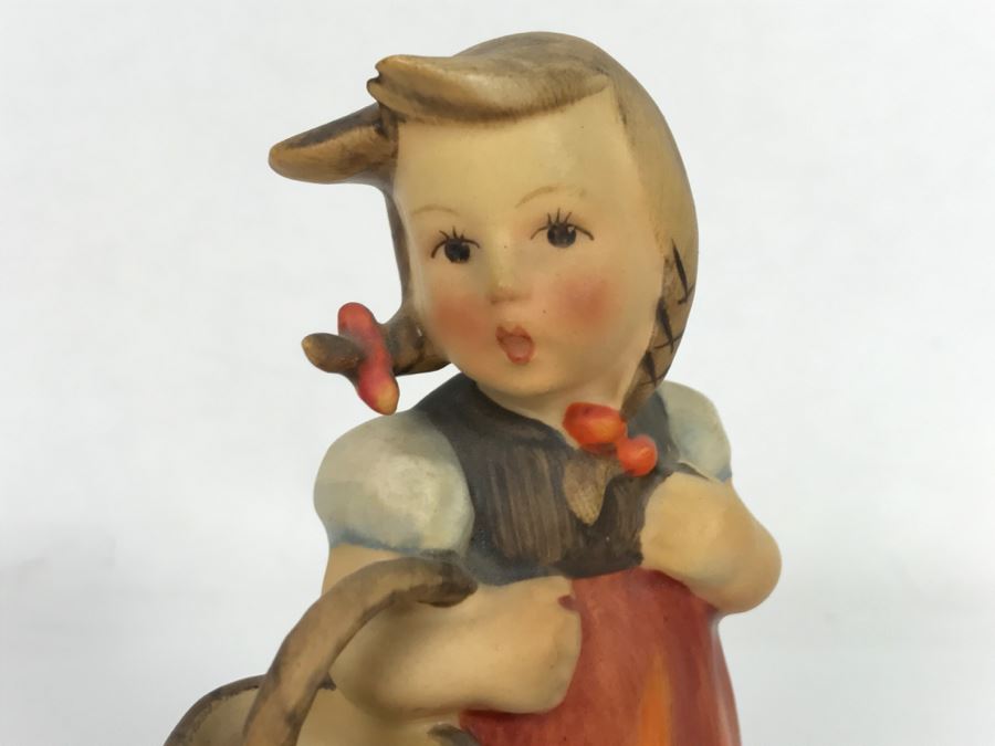 Vintage Hummel Germany Little Shopper Figurine 96 Bee Logo [Photo 2]