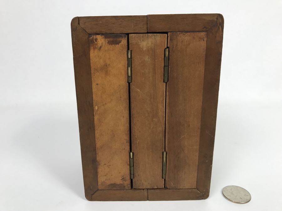 Intricately Carved Floral Patern Tri-Fold Wooden Box Possible Cigarette Storage Box [Photo 10]