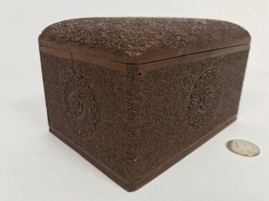 Intricately Carved Floral Patern Tri-Fold Wooden Box Possible Cigarette Storage Box [Photo 8]