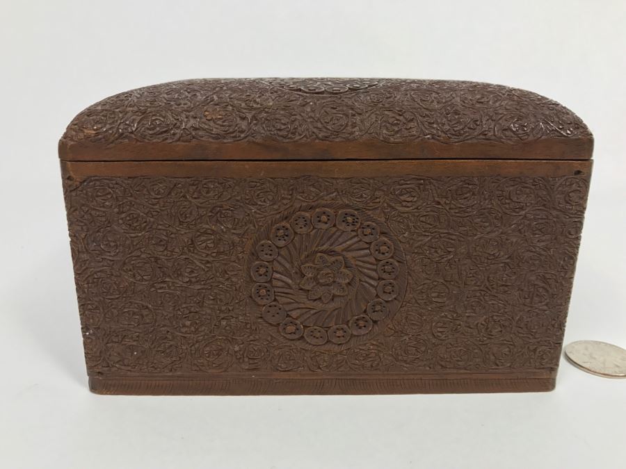 Intricately Carved Floral Patern Tri-Fold Wooden Box Possible Cigarette Storage Box [Photo 4]