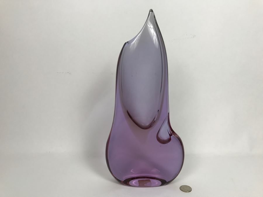 Stunning Amethyst Glass Vase Sculpture [Photo 2]