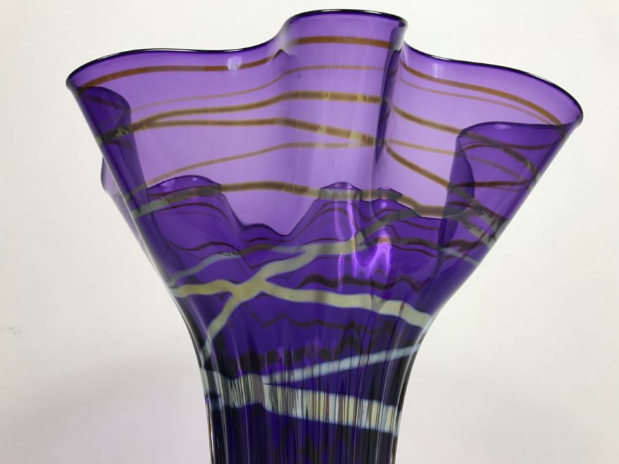 Vintage 2004 Mensch Glass Studio Art Glass Tall Vase Amethyst Flared Rim And Ribs [Photo 8]