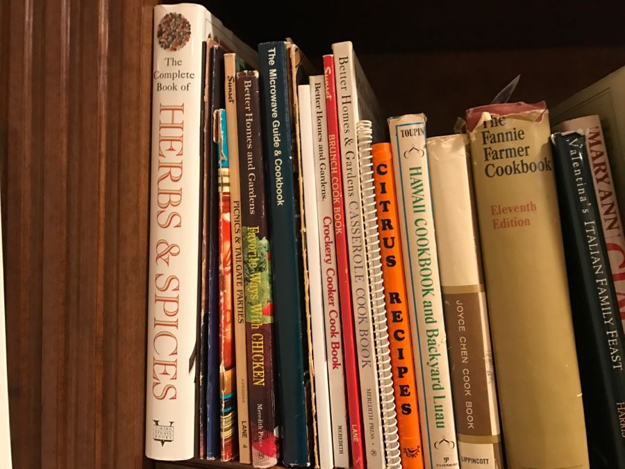 JUST ADDED - Book Lot With Gardening Books And Cookbooks [Photo 4]