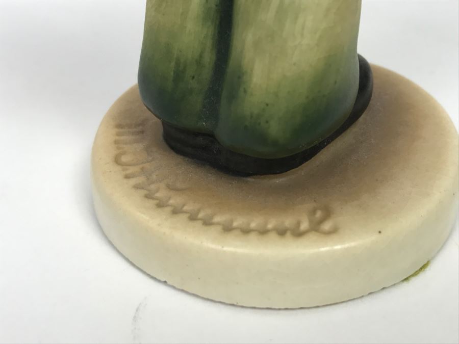 Hummel Figurine Soloist 135 Germany Bee Logo - Note Slight Chip In Base [Photo 4]