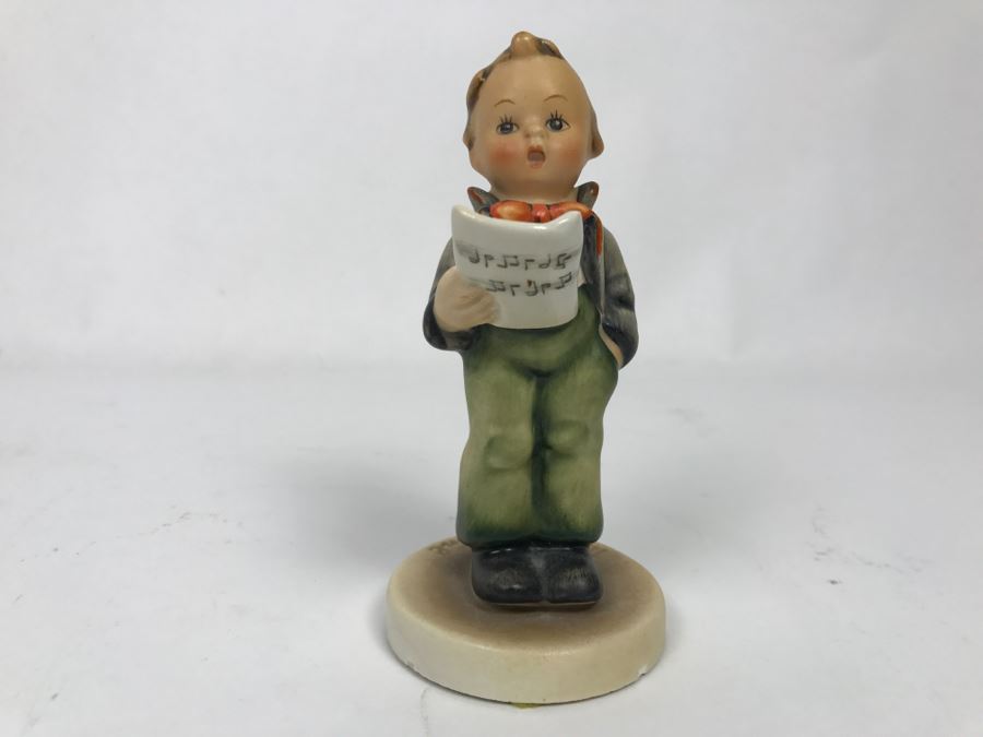 Hummel Figurine Soloist 135 Germany Bee Logo - Note Slight Chip In Base