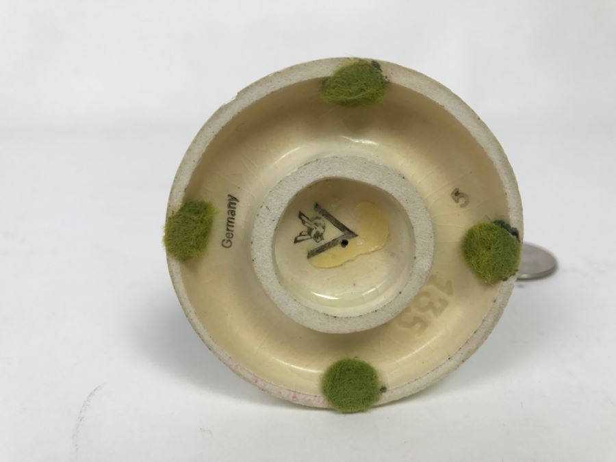 Hummel Figurine Soloist 135 Germany Bee Logo - Note Slight Chip In Base [Photo 7]