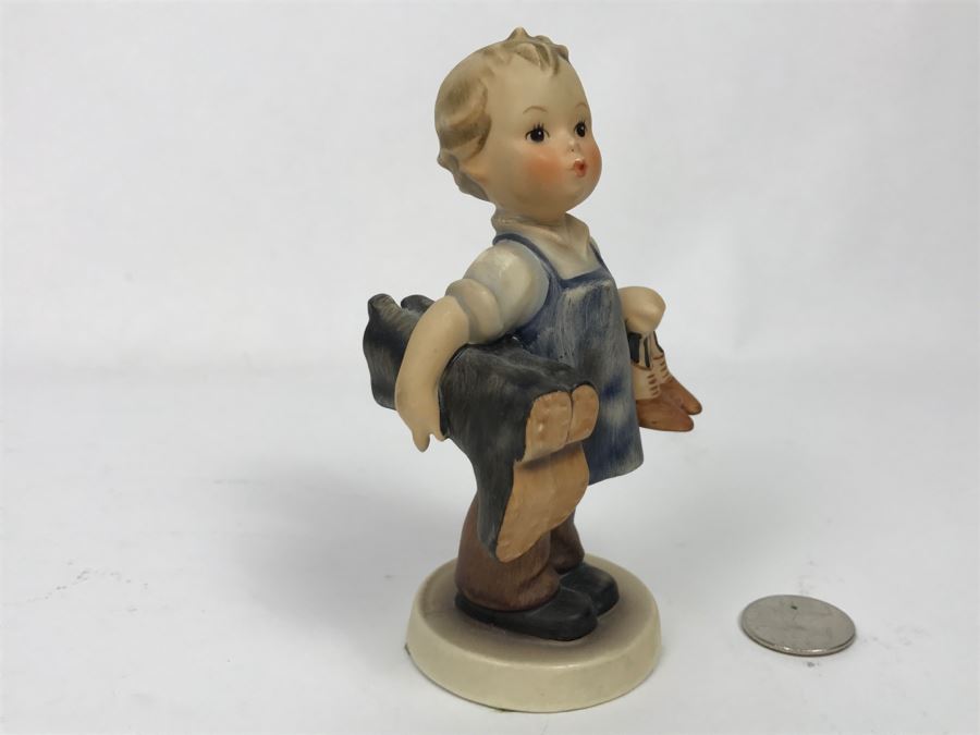 Hummel Boots Figurine 143/0 [Photo 2]