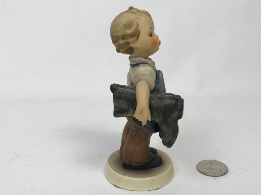 Hummel Boots Figurine 143/0 [Photo 3]