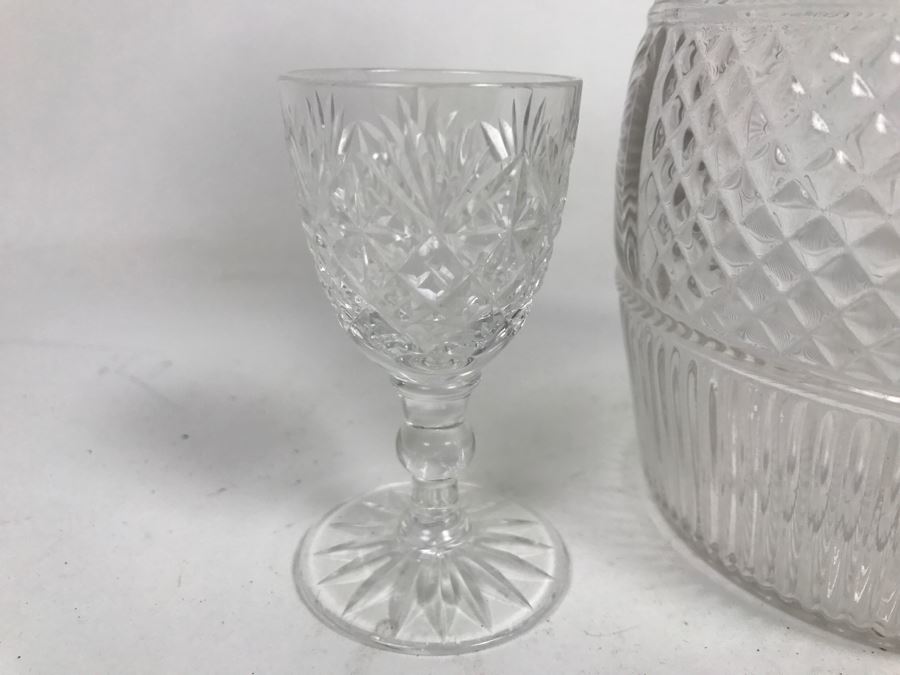 Pair Of Crystal Liquor Decanters With Pair Of Stemware Glasses [Photo 4]