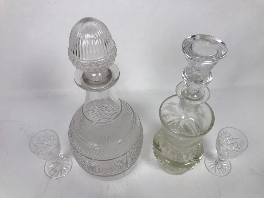 Pair Of Crystal Liquor Decanters With Pair Of Stemware Glasses [Photo 8]