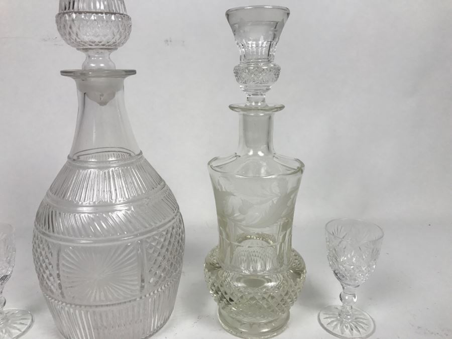 Pair Of Crystal Liquor Decanters With Pair Of Stemware Glasses [Photo 5]