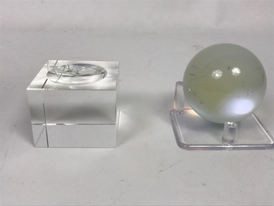 Pair Of Crystal Balls With Stands [Photo 10]