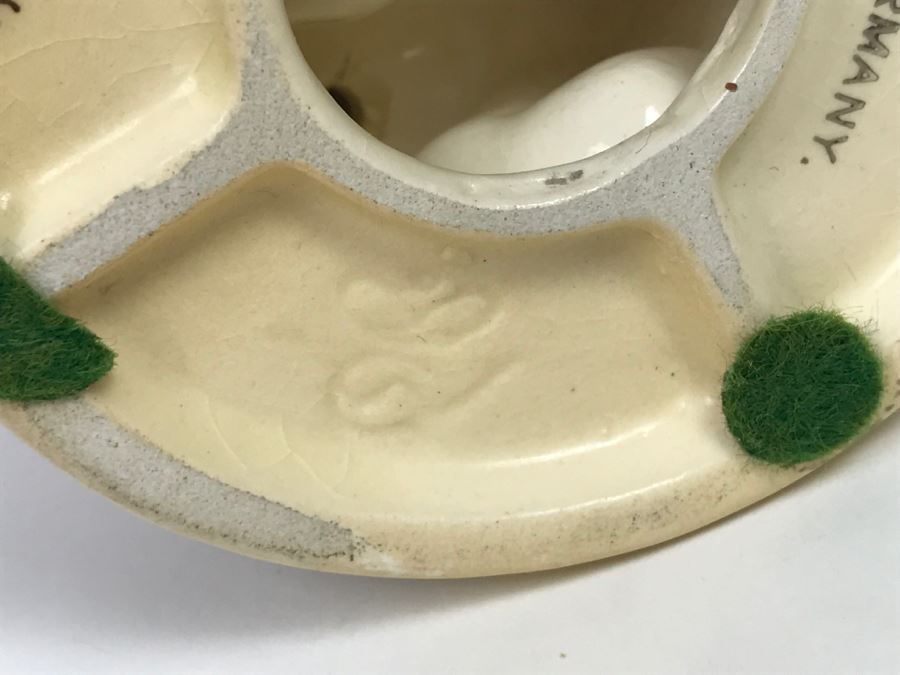 Hummel Figurine Chick Girl 57/0 Germany Crown Mark [Photo 10]