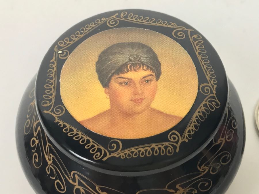 Small Trinket Box [Photo 4]