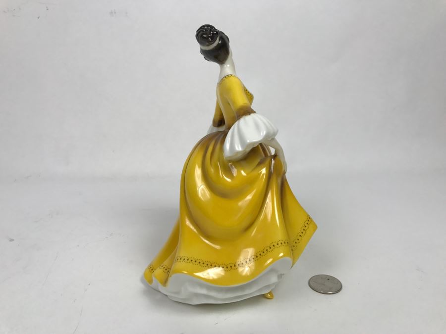 Vintage 1976 Royal Doulton Lady Figurine Stephanie HN 2807 [Photo 5]