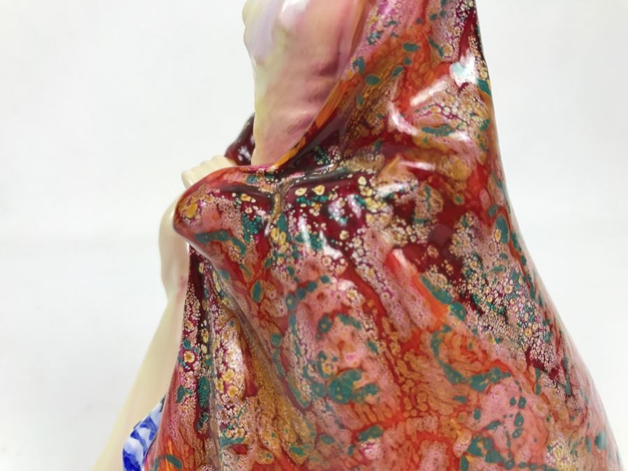 Vintage Royal Doulton Figurine Paisley Shawl HN 1987 [Photo 6]