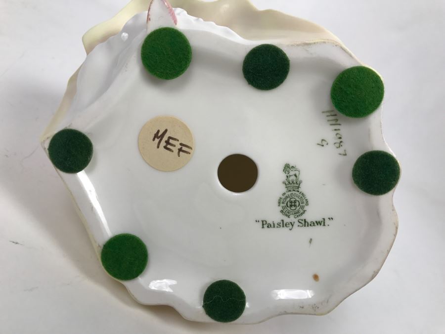 Vintage Royal Doulton Figurine Paisley Shawl HN 1987 [Photo 2]