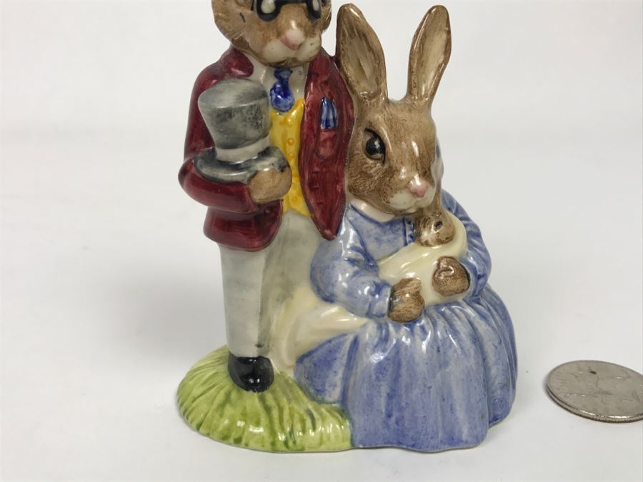Vintage Royal Doulton Father Mother & Victoria Bunnykins Figurine [Photo 3]