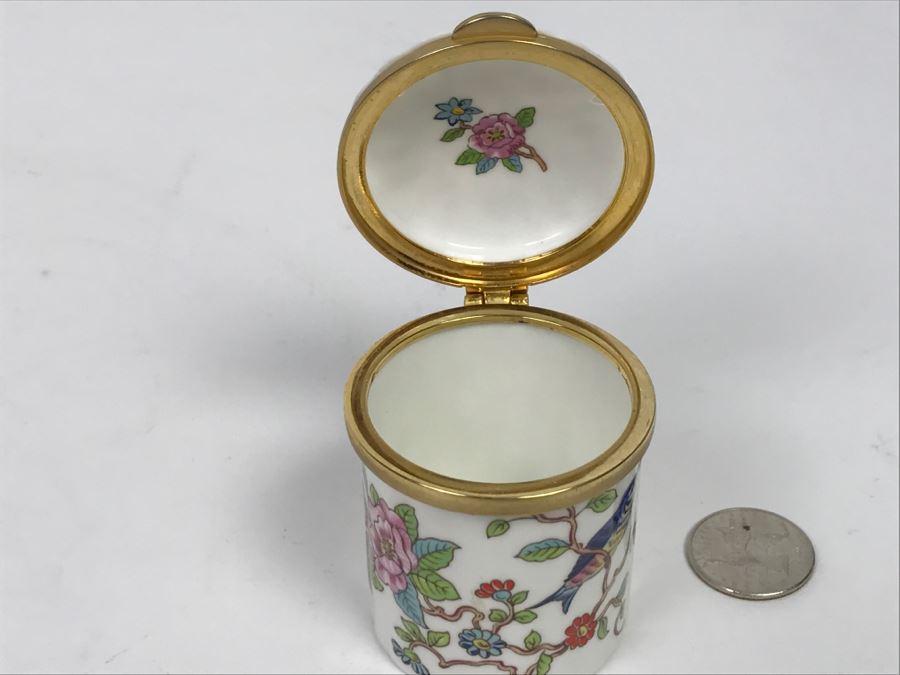 Aynsley Fine English Bone China Pembroke Covered Box [Photo 2]