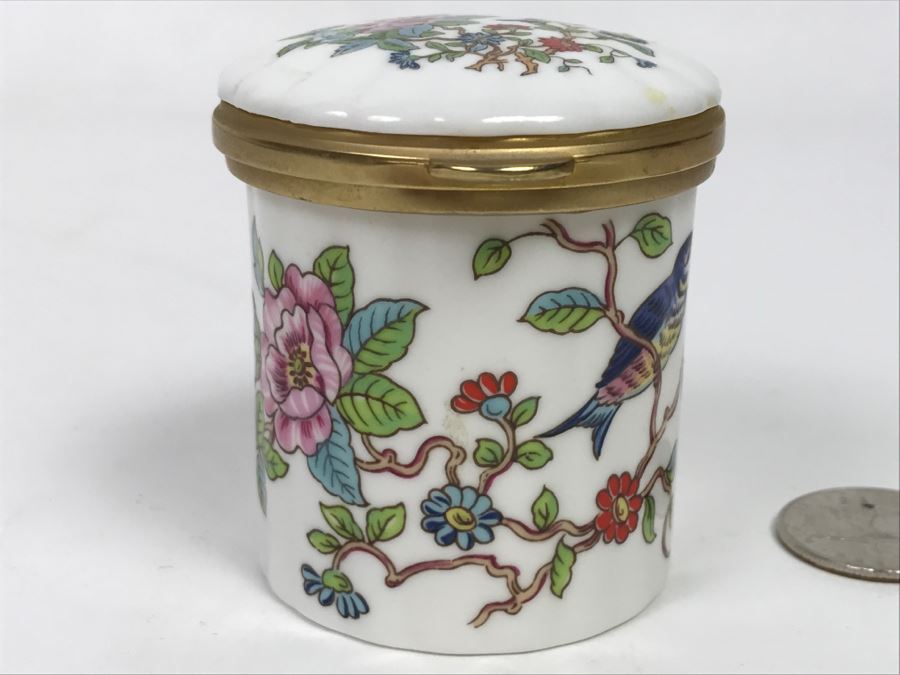 Aynsley Fine English Bone China Pembroke Covered Box [Photo 1]