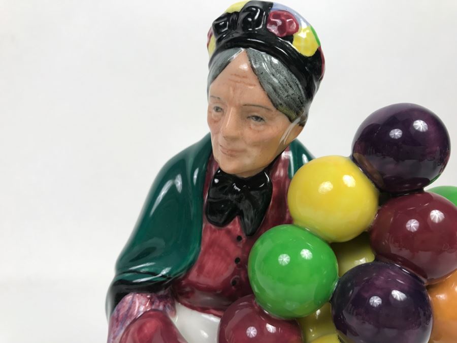 Vintage Royal Doulton Figurine The Old Balloon Seller HN 1315 [Photo 3]