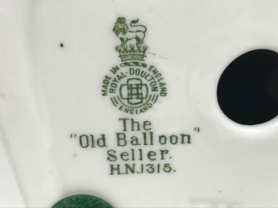 Vintage Royal Doulton Figurine The Old Balloon Seller HN 1315 [Photo 11]