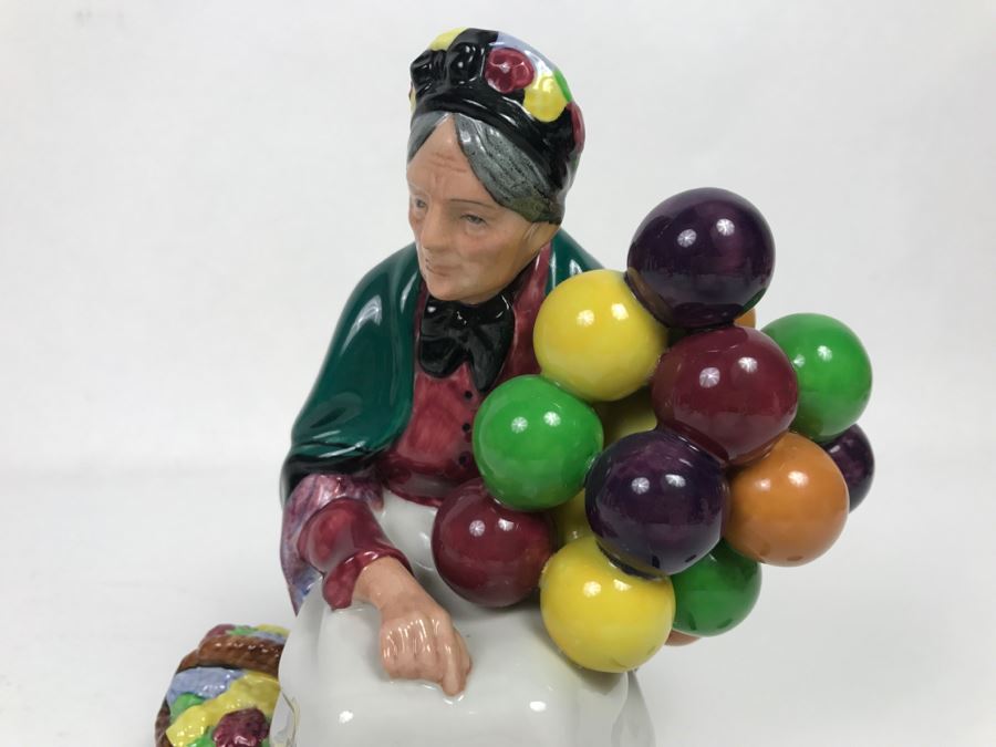 Vintage Royal Doulton Figurine The Old Balloon Seller HN 1315 [Photo 2]