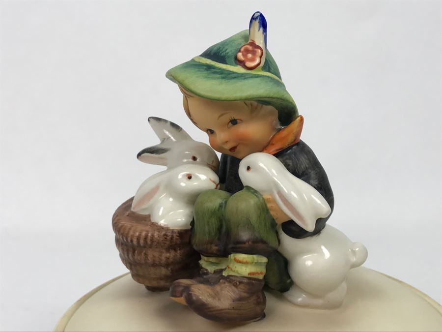 Hummel Playmates Boy With Rabbits Covered Bowl Dish 5.5' Diameter [Photo 5]