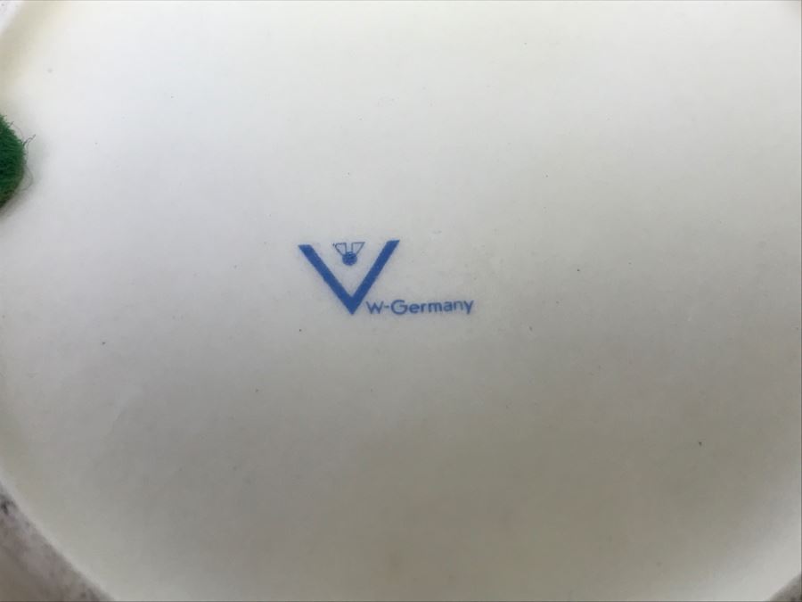 Hummel Playmates Boy With Rabbits Covered Bowl Dish 5.5' Diameter [Photo 14]