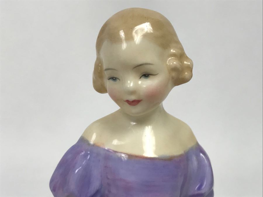 Vintage Royal Doulton Figurine Marie HN 1370 Signed M.T. [Photo 4]