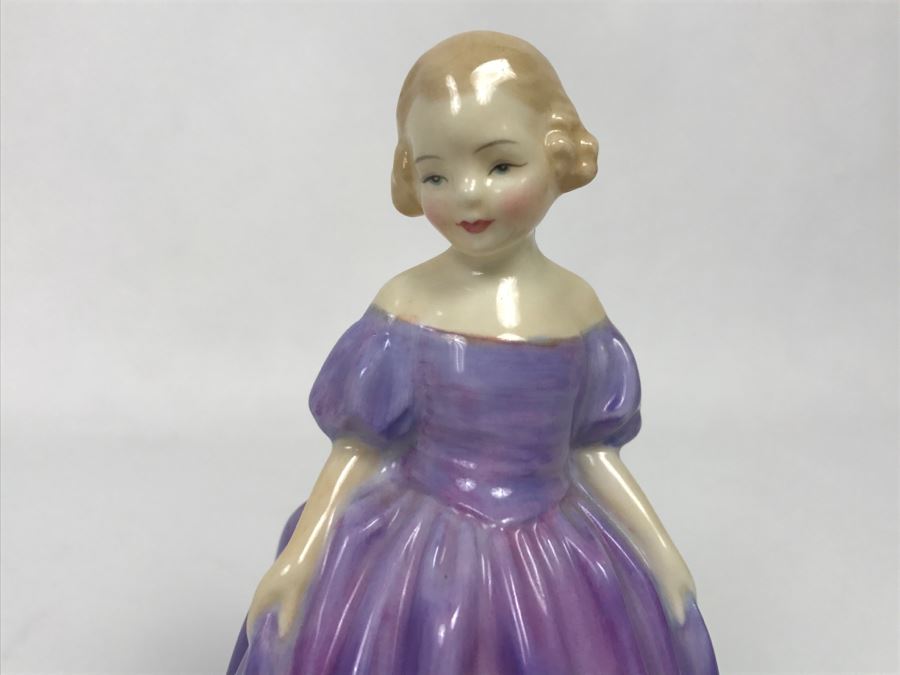Vintage Royal Doulton Figurine Marie HN 1370 Signed M.T. [Photo 3]