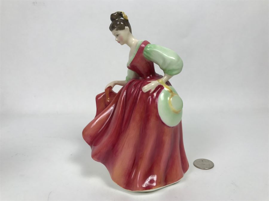 Vintage Royal Doulton Figurine Fair Lady HN 2832 Modelled By Peggy Davies [Photo 11]