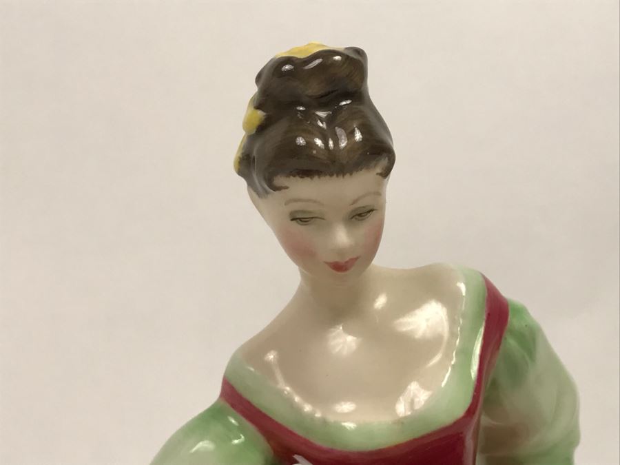 Vintage Royal Doulton Figurine Fair Lady HN 2832 Modelled By Peggy Davies [Photo 7]