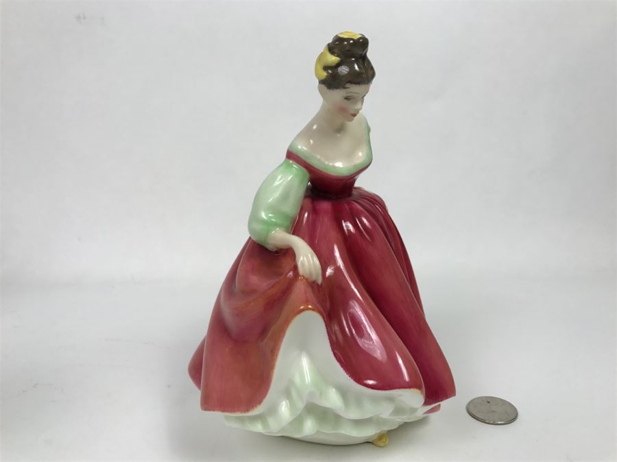 Vintage Royal Doulton Figurine Fair Lady HN 2832 Modelled By Peggy Davies [Photo 8]