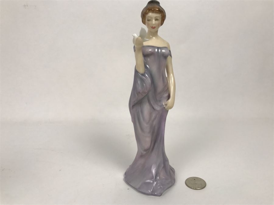 Vintage Royal Doulton Figurine Harmony HN 2824 [Photo 1]